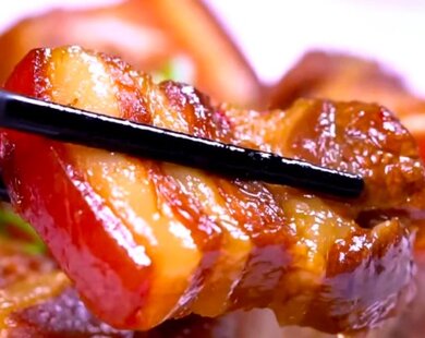 Không phải nước dừa, đem thịt ba chỉ kho với thứ nước này ngon ngỡ ngàng, hối hận không biết đến sớm hơn