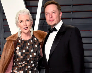 Mẹ Elon Musk khuyên con 'chỉ đấu bằng lời'