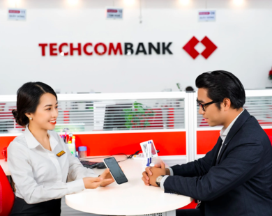 Techcombank lãi kỷ lục, nhân viên có thu nhập bao nhiêu?