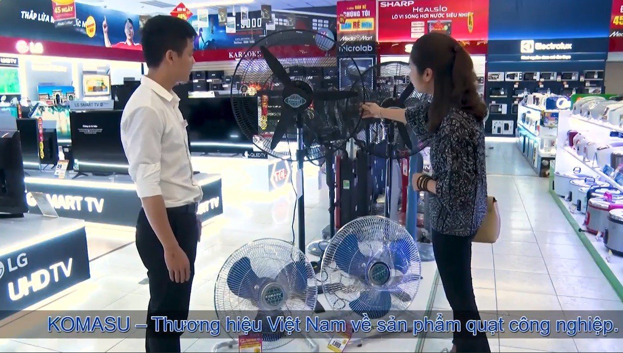 Quạt lồng mạ Komasu không nổi tiếng nhờ ngoại hình vẫn được nhiều gia đình Việt săn đón trong mùa hè