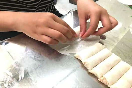 Thêm thứ này vào chảo trước khi rán nem, 10 cái vàng giòn cả 10, để lâu không ỉu