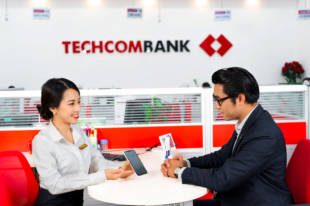 Techcombank lãi kỷ lục, nhân viên có thu nhập bao nhiêu?